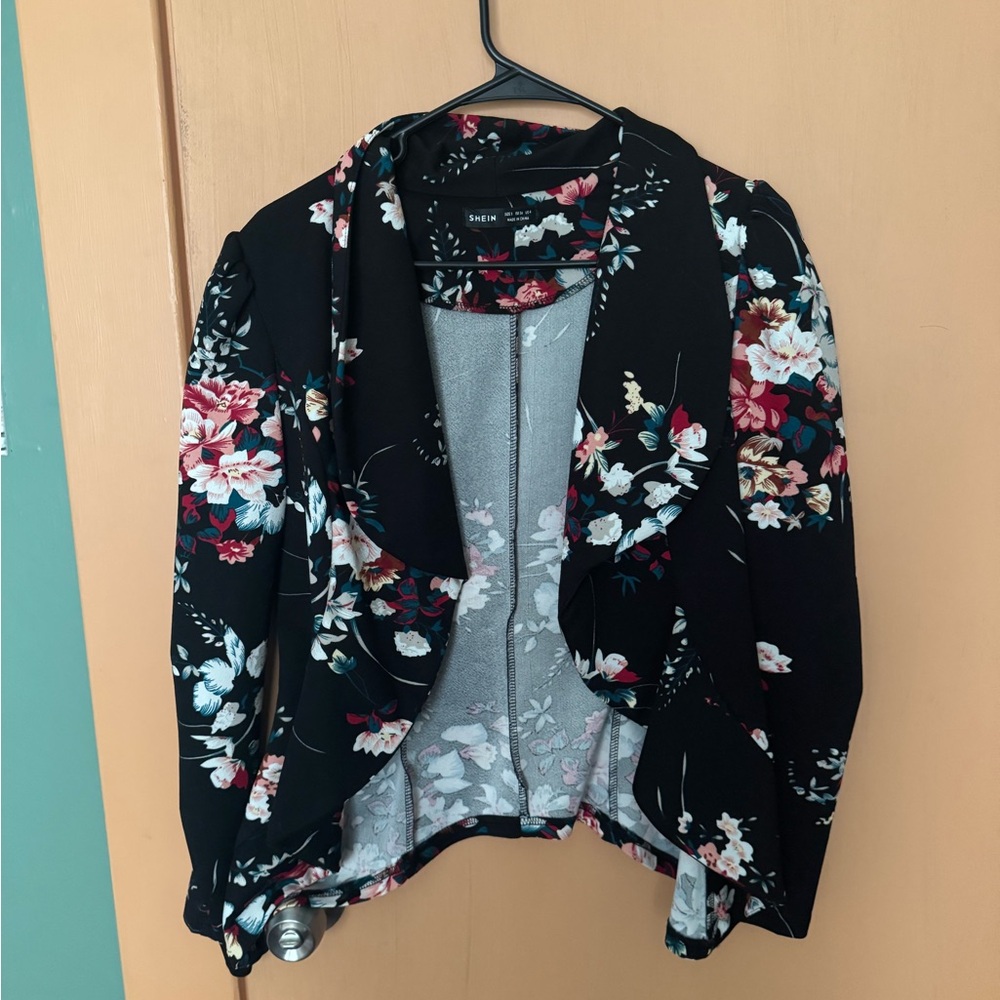 SHEIN Black Floral Blazer